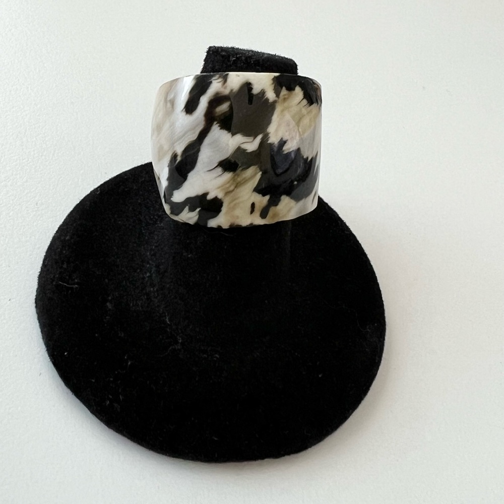 Unisex Statement Vintage carved mother of pearl MOP shell ring size 7